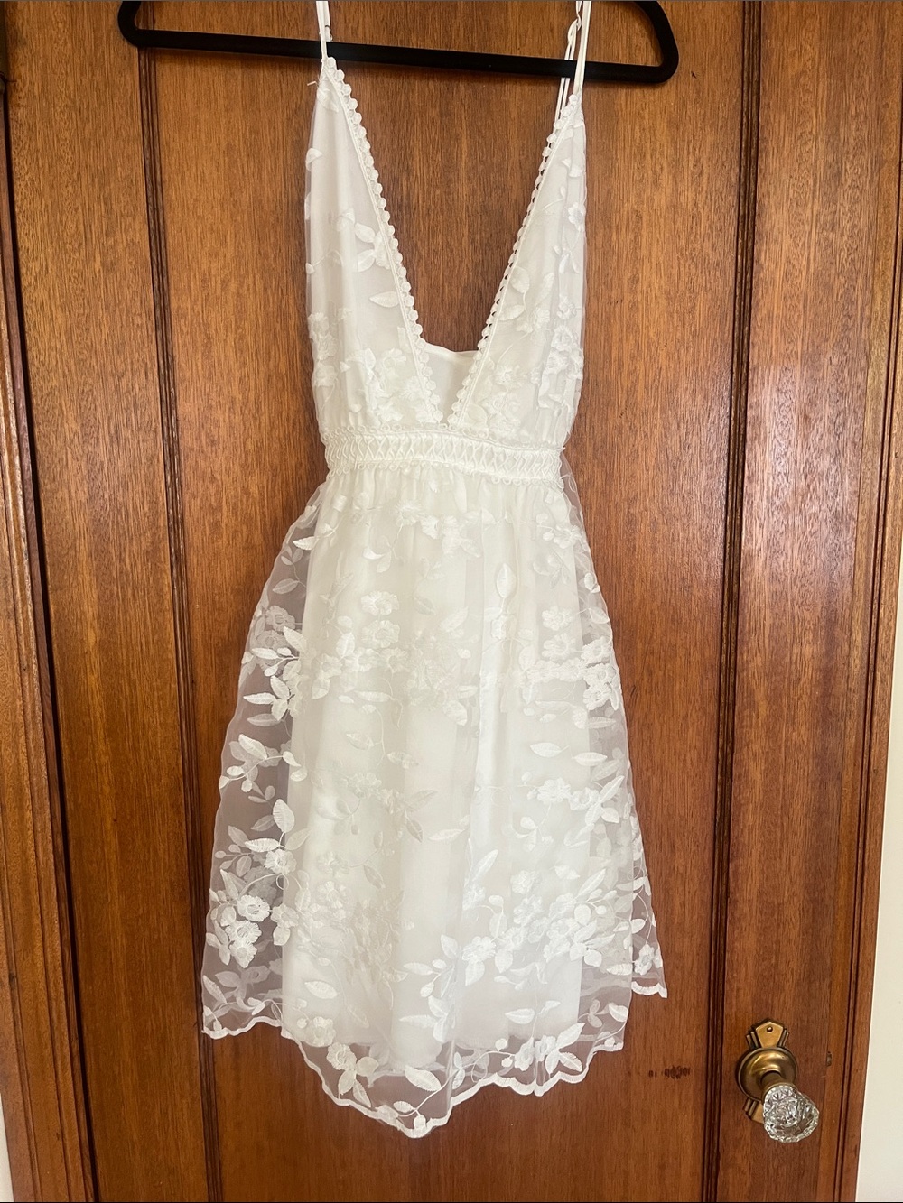 Lace-Embroidered White Mini Dress with V-Neck